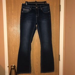 Jeans with embellished pockets.